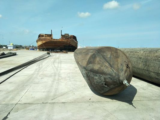 Airbag karet laut yang dapat disesuaikan untuk peluncuran dan angkat kapal